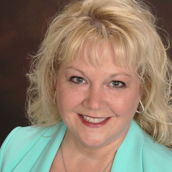 Meet your Posher, Brenda - Picture 1 of 1